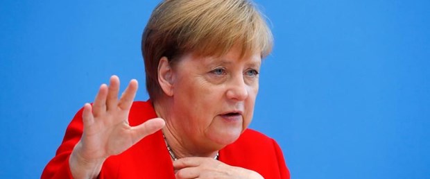 Merkel in hedefi  bir milyon elektrikli otomobil