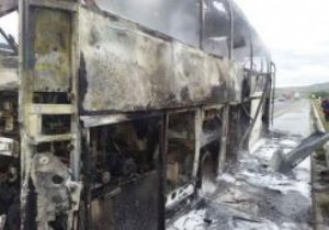 Yolcu otobüsü alev alev yandı: 7 kişi ölümden döndü
