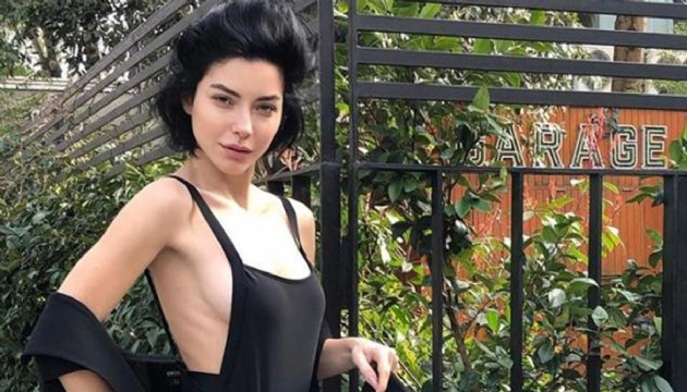 Merve Bolu�ur'dan a�k a��klamas�!