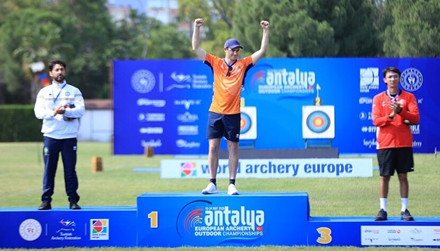 Mete Gazoz ve Elif Berra G�kk�r'dan bronz madalya