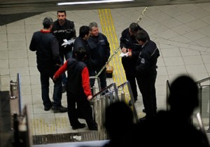 İzmir metrosunda yürüyen merdiven kazası!