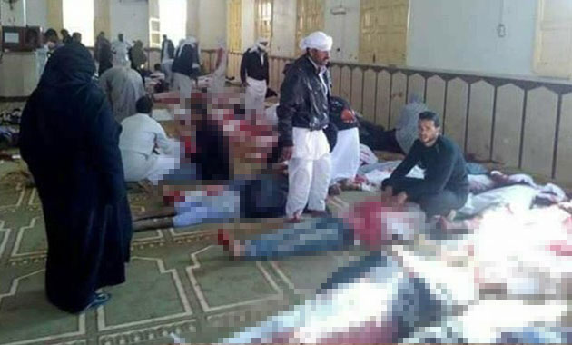 Mısır da camiye bombalı saldırı: 200 ölü