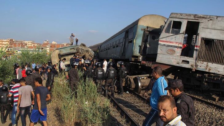 Mısır da tren kazası 6 ölü 5 yaralı!