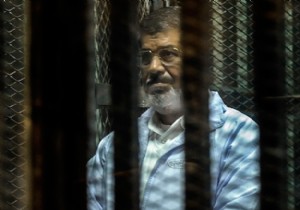 Mursi duruşmaya güvenlik gerekçesiyle getirilmedi!