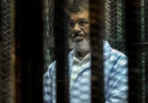 Mursi nin duruşması 24 Mayıs a ertelendi!