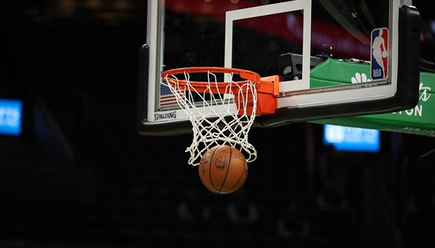 Blazers, play-off'a y�kseldi