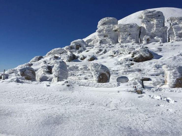Nemrut Dağı ndaki heykeller buz tuttu!