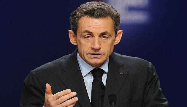 Sarkozy iktidara yürüyor!