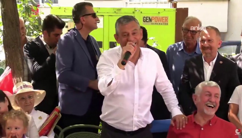�zg�r �zel'den CHP ve �Y� Parti gaf�: Partisinin ismini kar��t�rd�