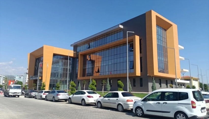 Silifke Belediyesi'ne operasyon