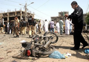 Pakistan da bombalı saldırı: 30 kişi yaralandı!