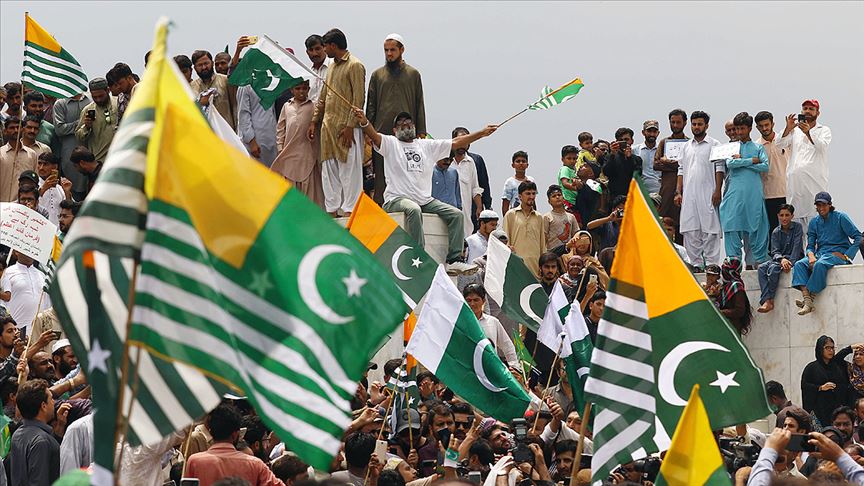 Pakistan halkı Keşmir için sokağa çıktı