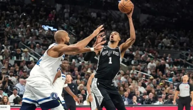 Spurs finale y�kseldi