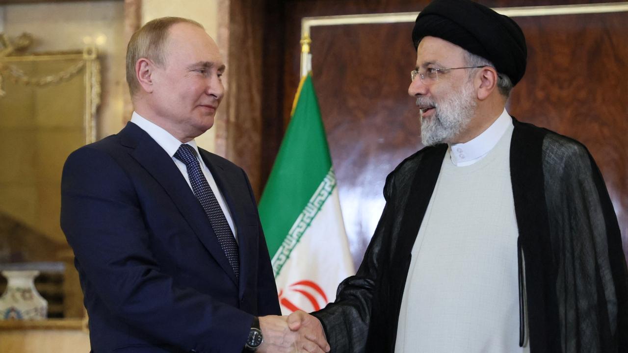 Putin, İran Cumhurbaşkanı Reisi ile Orta Doğu daki durumu görüştü