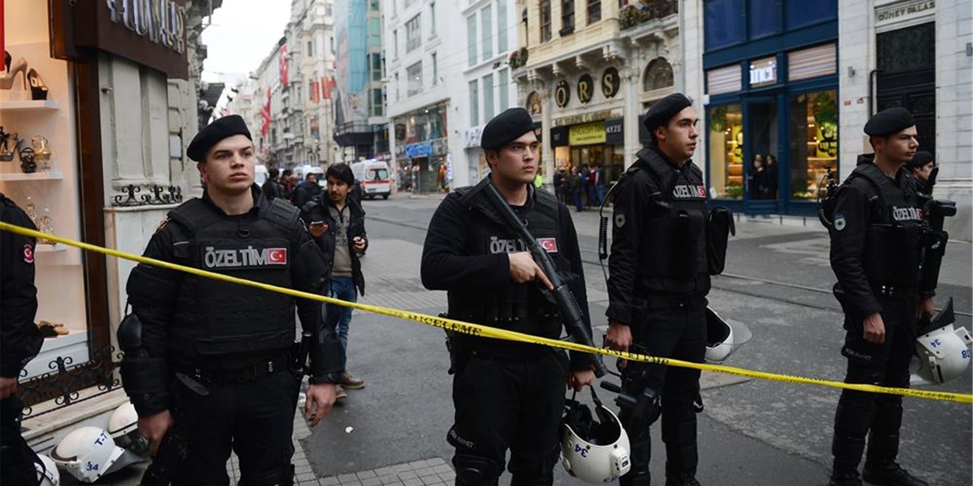 Paris teki saldırıya İstanbul da protesto
