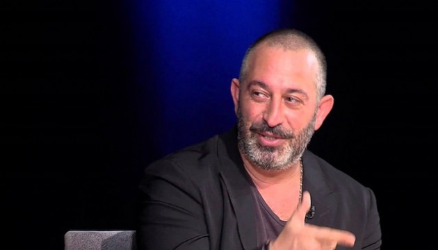 Cem Y�lmaz'a kad�nlar tepki g�sterdi