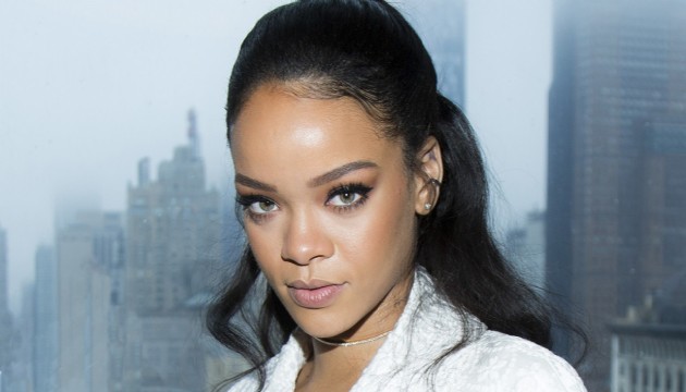 Zararl� kimyasallar tespit edildi! Rihanna parf�mleri raflardan topland�