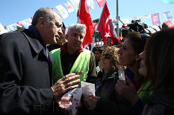 Erdoğan stantları ziyaret etti