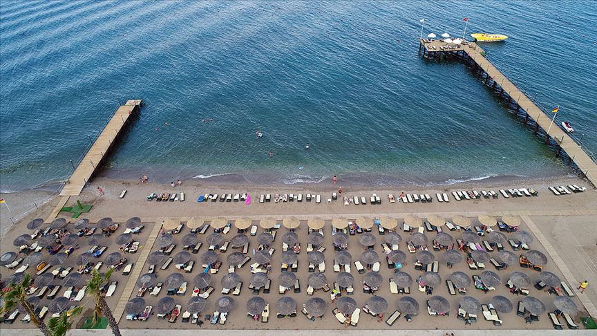 Rus polisi Antalya da tatil yapıyor