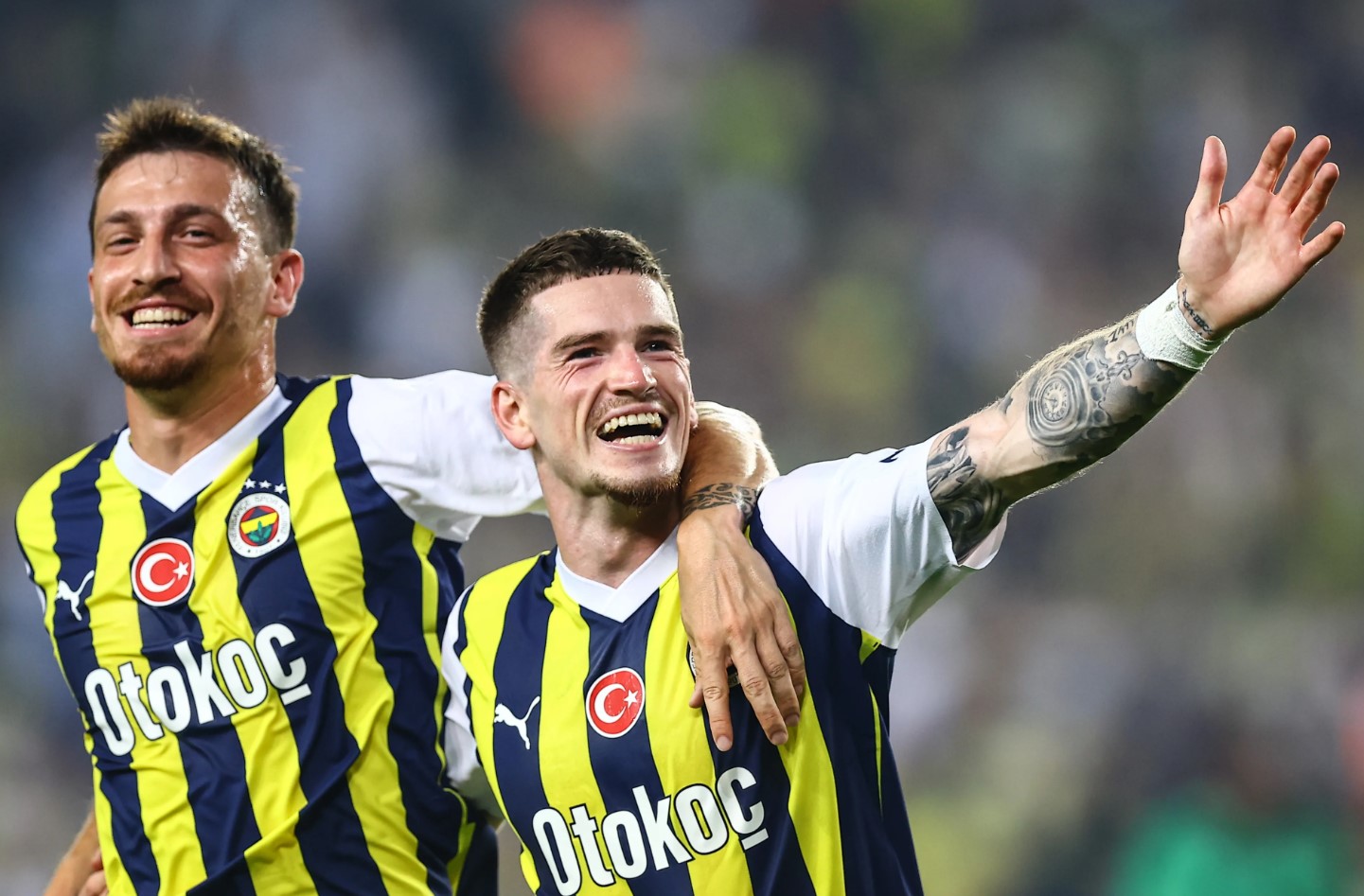 Fenerbahçe, iki oyuncusunun lisansını askıya aldı