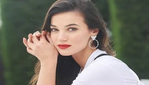 P�nar Deniz'in Tarkan konserinde zor anlar�!