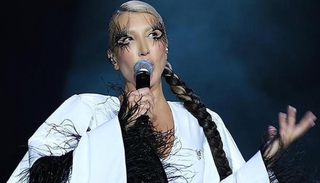 Hande Yener �d�l� al�r almaz k�rd�!