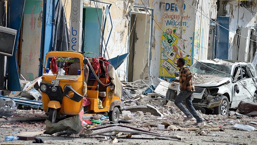 Mogadişu da bombalı saldırı