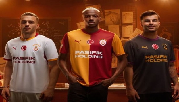 Galatasaray yeni formalar�n� tan�tt�