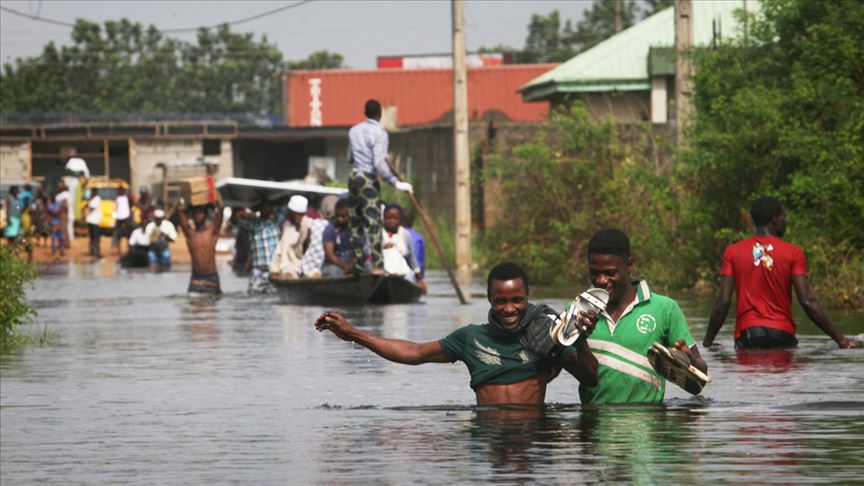Nijerya da sel 40 bin kişiyi yerinden etti