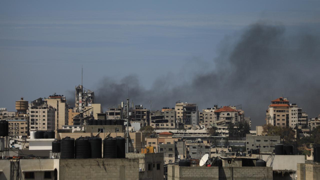 İsrail ordusu Şifa Hastanesi ve çevresinde 9 gündür yoğun saldırılar düzenliyor