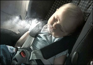 DİKKAT... Sigara dumanı bebekleri öldürebilir!