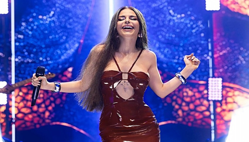 Simge Sa��n gizemli hayran�n�n pe�ine d��t�!