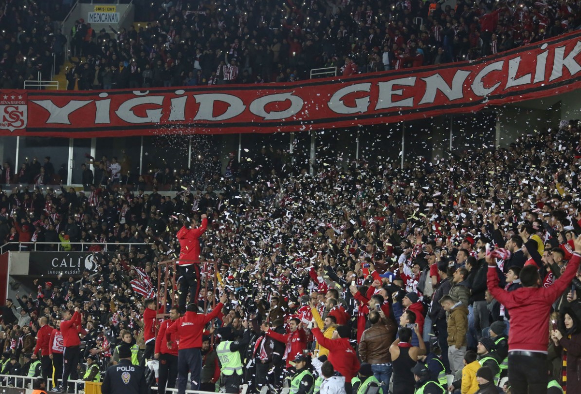 Sivasspor un yeni sezon kombine fiyatları açıklandı