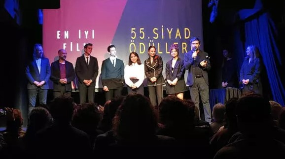 SİYAD 55. Türk Sineması Ödülleri sahiplerine kavuştu! Kurak Günler e 6 ödül birden gitti