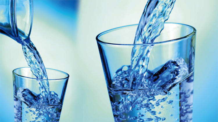 Günde 8-9 bardak su içmek şart