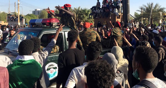 Sudan da cumhurbaşkanı tutuklandı