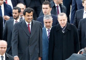 Erdoğan Katar Emiri ile Cuma namazını kıldı!