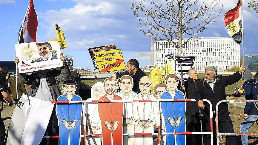 Sisi Berlin de protesto edildi