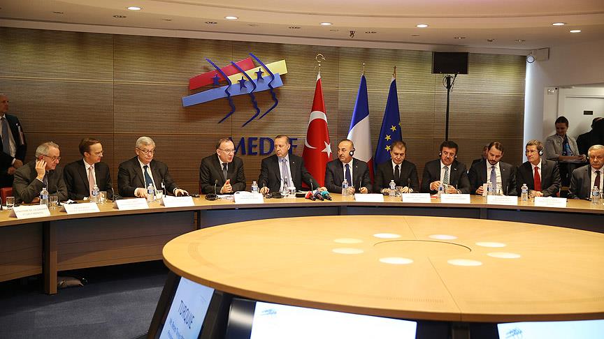 Erdoğan Paris te iş dünyası temsilcileriyle buluştu