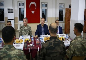 Erdoğan Şırnak ta askerler ile iftar yaptı!