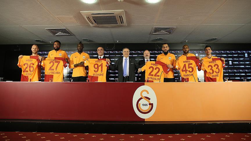 Galatasaray yeni transferlerini tanıttı