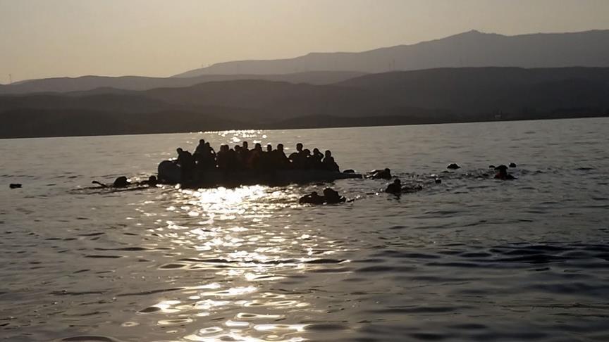 Mersin de göçmen teknesi battı