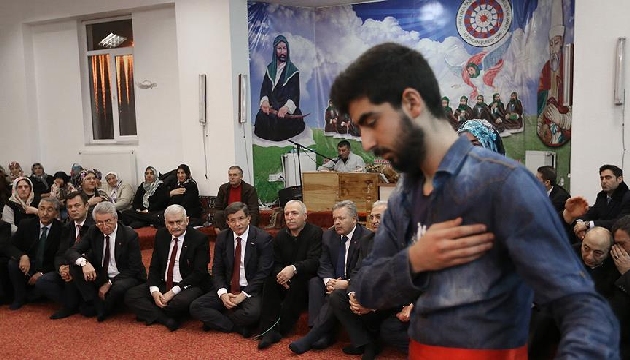 Davutoğlu cemevinde konuştu: