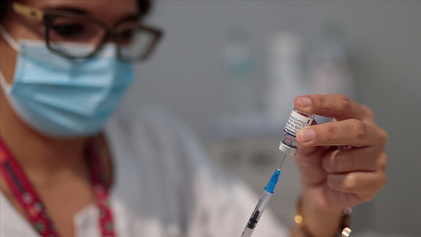 Coronavirüsünün “Eris” varyantı vakaları artıyor! Uzman isim: Aşı yapılmalı