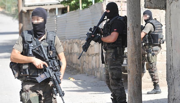 Adana da bin polisle terör operasyonu