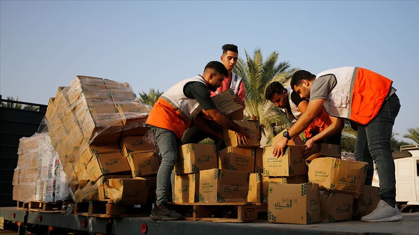 Gazze ye kısıtlı insani yardım ulaştı