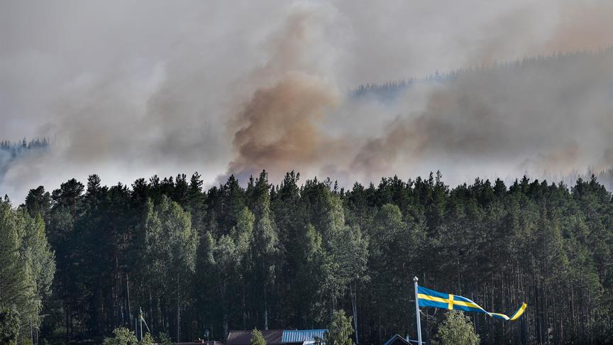 İsveç orman yangınlarıyla mücadele ediyor