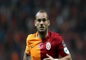 Sneijder in sözleşmesi kaç yıl uzatıldı?
