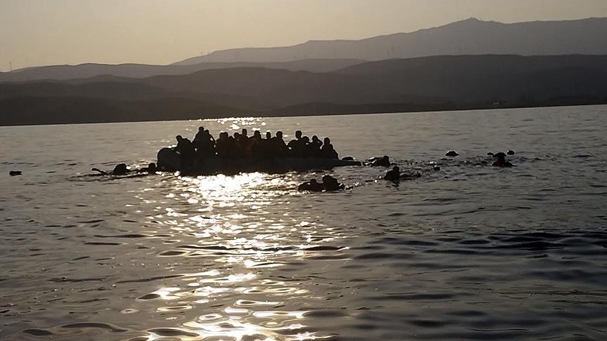 İspanya da düzensiz göçmenleri taşıyan tekne battı: 2 çocuk öldü