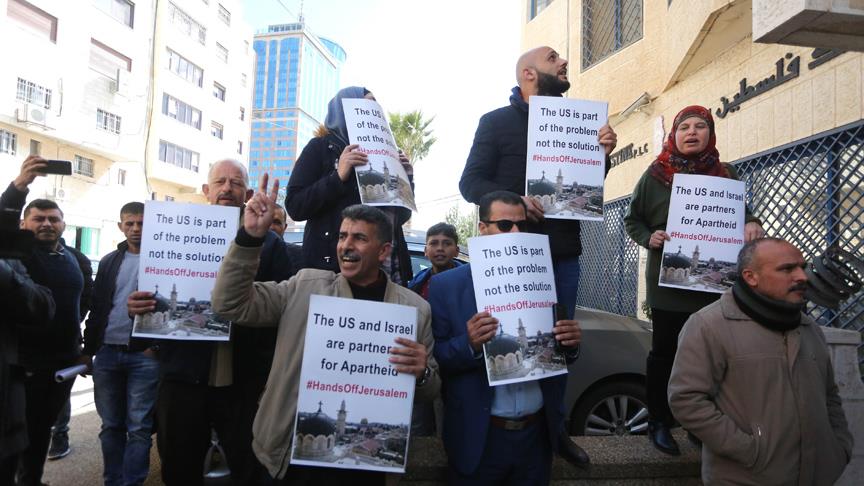ABD heyeti Ramallah ta protesto edildi